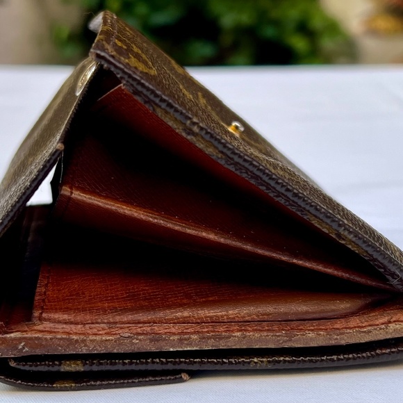 LOUIS VUITTON Vintage Monogram Elise Envelope Bi-Fold Wallet - Picture 15 of 15